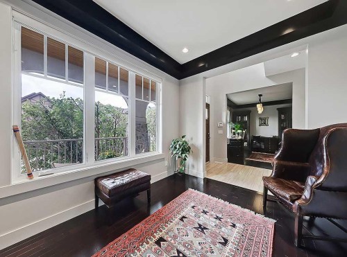 9318 14 Avenue Sw, Calgary, AB - Indoor