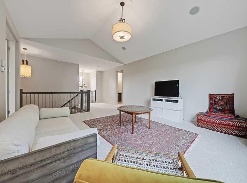 9318 14 Avenue Sw, Calgary, AB - Indoor Photo Showing Living Room