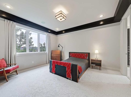 9318 14 Avenue Sw, Calgary, AB - Indoor Photo Showing Bedroom