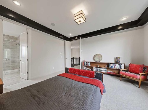 9318 14 Avenue Sw, Calgary, AB - Indoor