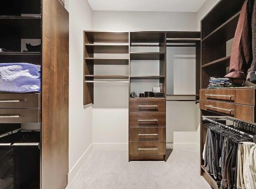 9318 14 Avenue Sw, Calgary, AB - Indoor With Storage