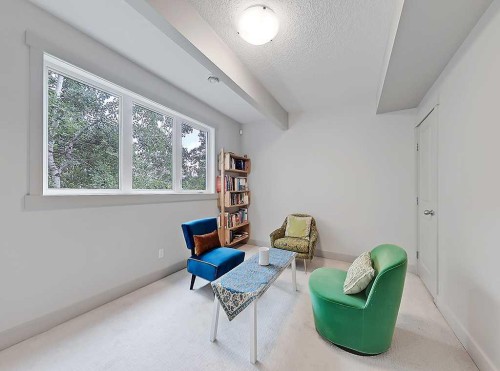 9318 14 Avenue Sw, Calgary, AB - Indoor