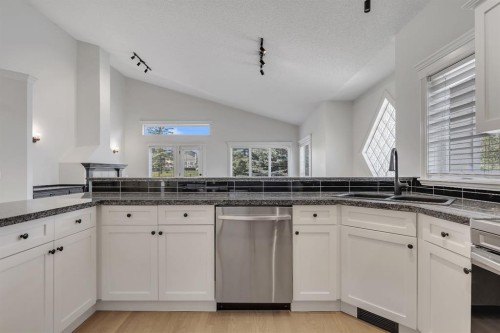 694 Panorama Hills Drive Nw, Calgary, AB - Indoor Photo Showing Kitchen