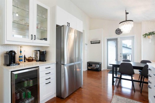 1105 Country Hills Circle Nw, Calgary, AB - Indoor Photo Showing Kitchen