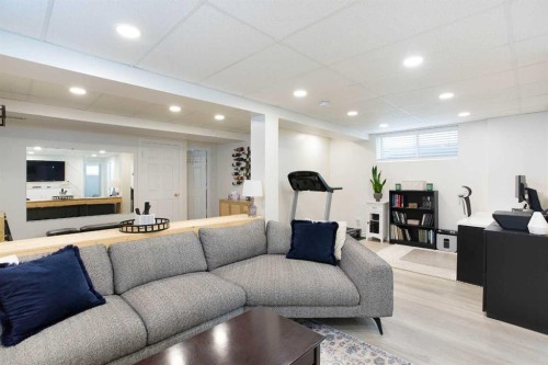 1105 Country Hills Circle Nw, Calgary, AB - Indoor