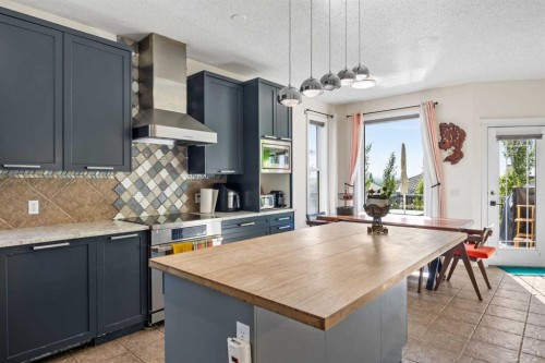 216 Tuscany Ridge View Nw, Calgary, AB - Indoor Photo Showing Kitchen