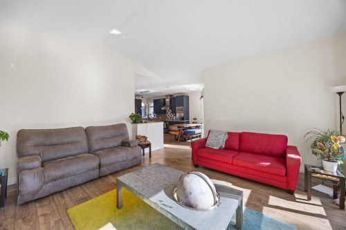 216 Tuscany Ridge View Nw, Calgary, AB - Indoor Photo Showing Living Room