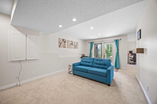 216 Tuscany Ridge View Nw, Calgary, AB - Indoor Photo Showing Other Room