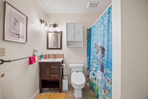 216 Tuscany Ridge View Nw, Calgary, AB - Indoor Photo Showing Bathroom