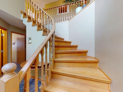 55 Hampshire Grove Nw, Calgary, AB - Indoor Photo Showing Other Room