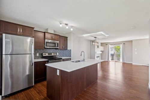 409 Copperpond Landing Se, Calgary, AB - Indoor Photo Showing Kitchen