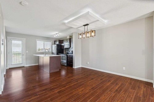 409 Copperpond Landing Se, Calgary, AB - Indoor Photo Showing Kitchen