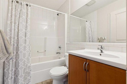 3611 Parkhill Street Sw, Calgary, AB - Indoor Photo Showing Bathroom
