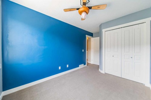941 Mckenzie Towne Manor Se, Calgary, AB - Indoor