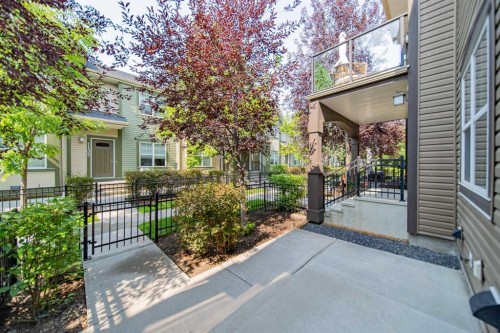 941 Mckenzie Towne Manor Se, Calgary, AB - Outdoor