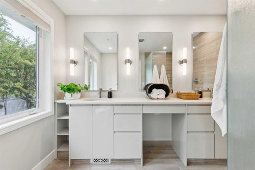 58 Candle Terrace Sw, Calgary, AB - Indoor Photo Showing Bathroom