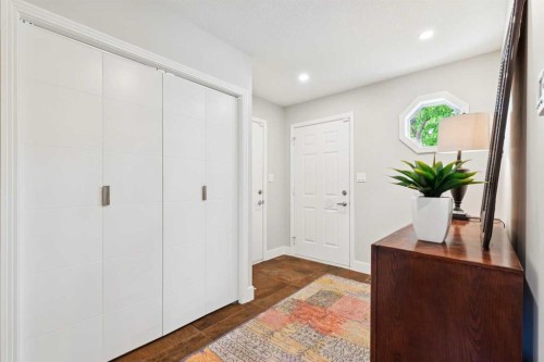 58 Candle Terrace Sw, Calgary, AB - Indoor Photo Showing Other Room