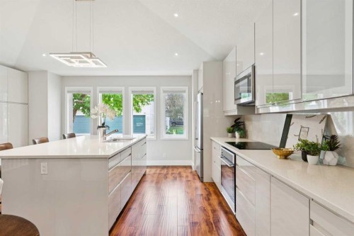 58 Candle Terrace Sw, Calgary, AB - Indoor Photo Showing Kitchen With Upgraded Kitchen