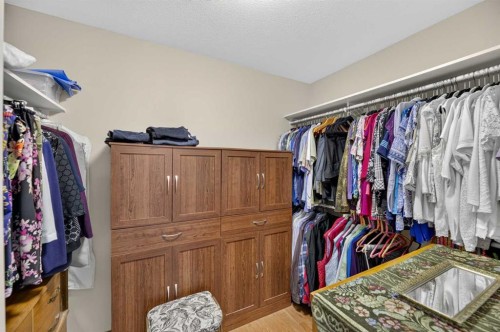109 Willow Green, Olds, AB - Indoor With Storage