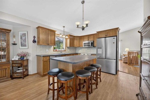 109 Willow Green, Olds, AB - Indoor Photo Showing Kitchen
