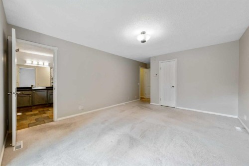 224 Varsity Crescent Nw, Calgary, AB - Indoor Photo Showing Other Room
