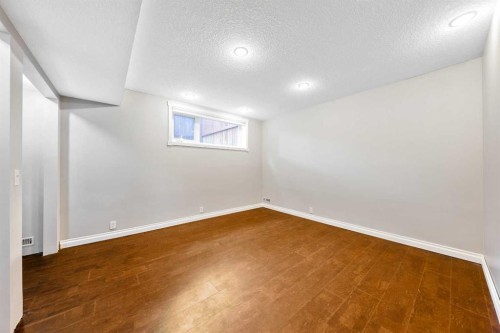 224 Varsity Crescent Nw, Calgary, AB - Indoor Photo Showing Other Room