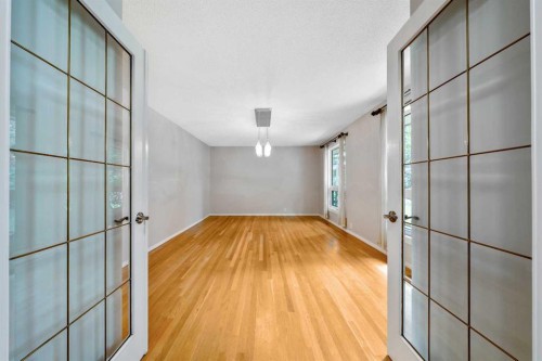 224 Varsity Crescent Nw, Calgary, AB - Indoor Photo Showing Other Room