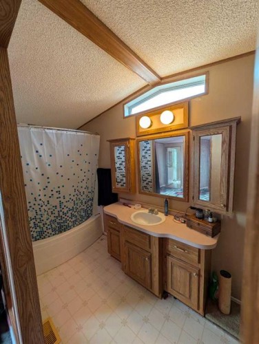 42-110 Highway 22, Cremona, AB 