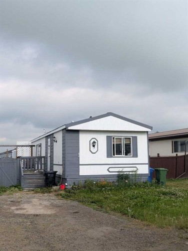 42-110 Highway 22, Cremona, AB 