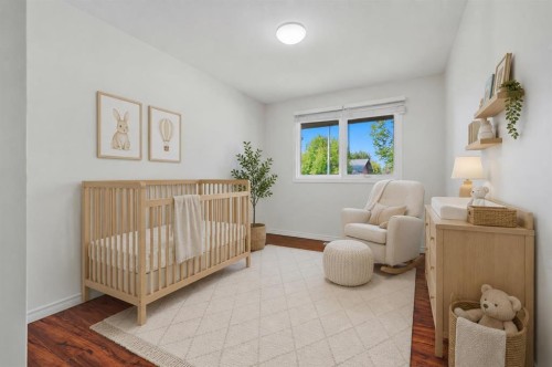 248 Parkland Crescent Se, Calgary, AB - Indoor Photo Showing Bedroom