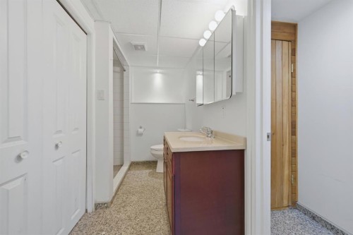 248 Parkland Crescent Se, Calgary, AB - Indoor