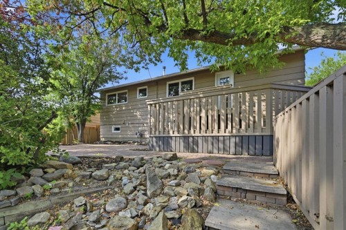 248 Parkland Crescent Se, Calgary, AB - Outdoor