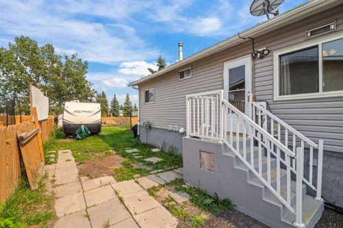 113 Spring Haven Court Se, Airdrie, AB - Outdoor With Exterior