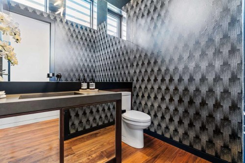315 Aspen Ridge Place Sw, Calgary, AB - Indoor Photo Showing Bathroom