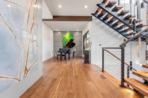 315 Aspen Ridge Place Sw, Calgary, AB - Indoor Photo Showing Other Room