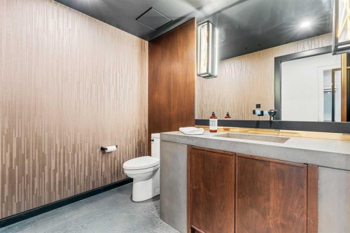 315 Aspen Ridge Place Sw, Calgary, AB - Indoor Photo Showing Bathroom