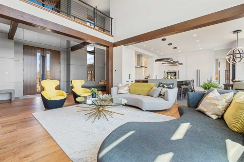 315 Aspen Ridge Place Sw, Calgary, AB - Indoor Photo Showing Living Room