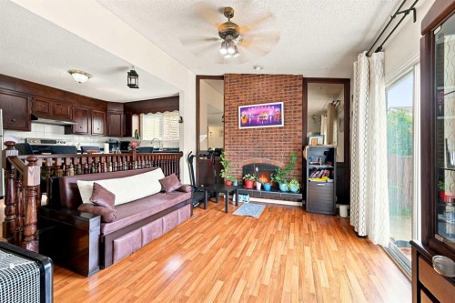 619 Whiteridge Road Ne, Calgary, AB - Indoor Photo Showing Living Room