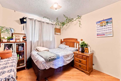 619 Whiteridge Road Ne, Calgary, AB - Indoor Photo Showing Bedroom