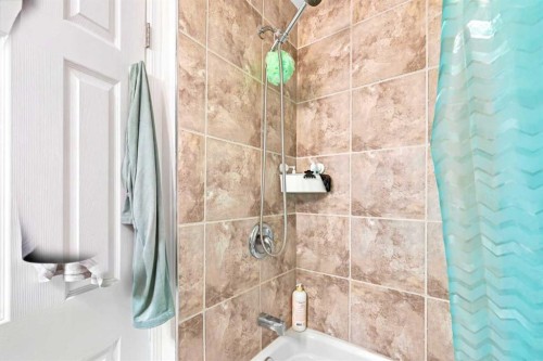 619 Whiteridge Road Ne, Calgary, AB - Indoor Photo Showing Bathroom