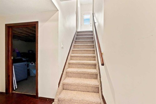619 Whiteridge Road Ne, Calgary, AB - Indoor Photo Showing Other Room