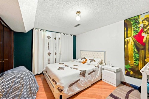 619 Whiteridge Road Ne, Calgary, AB - Indoor Photo Showing Bedroom