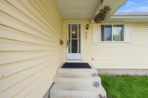 619 Whiteridge Road Ne, Calgary, AB - Outdoor With Exterior