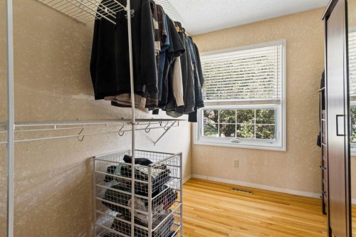 1824 Lake Bonavista Drive Se, Calgary, AB - Indoor