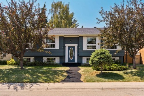 1824 Lake Bonavista Drive Se, Calgary, AB - Outdoor With Facade