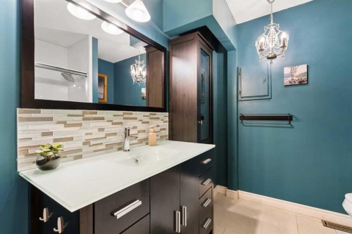 1824 Lake Bonavista Drive Se, Calgary, AB - Indoor Photo Showing Bathroom