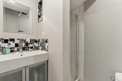 1824 Lake Bonavista Drive Se, Calgary, AB - Indoor Photo Showing Bathroom