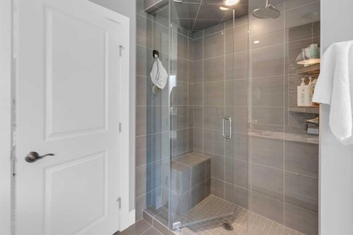 286 Nolan Hill Boulevard Nw, Calgary, AB - Indoor Photo Showing Bathroom