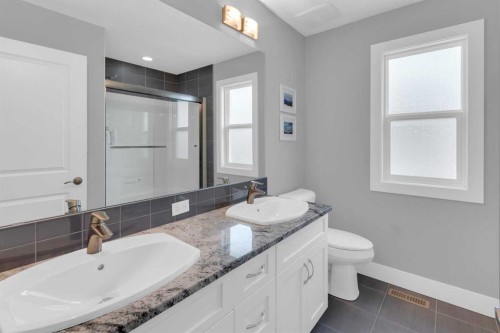 286 Nolan Hill Boulevard Nw, Calgary, AB - Indoor Photo Showing Bathroom