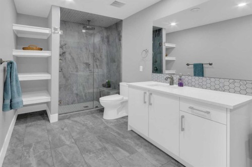286 Nolan Hill Boulevard Nw, Calgary, AB - Indoor Photo Showing Bathroom
